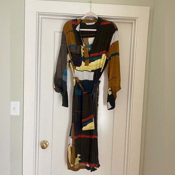 Zara Printed Midi Dress w/ Belt - Picture 2 of 10